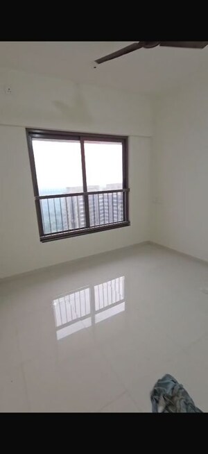 Room in 3 BHK Apartment at Kalpataru Srishti Namaah, Mira Road – for Rent