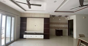Room in 3 BHK Apartment at Alkapuri – for Rent