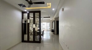 Room in 3 BHK Apartment at Alkapuri – for Rent