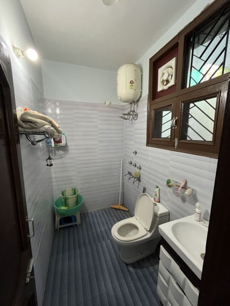 Attached Bathroom, sector 117 4 Bedroom 200 Sq.Yd. Independent House In Sector 117 Mohali 10771539