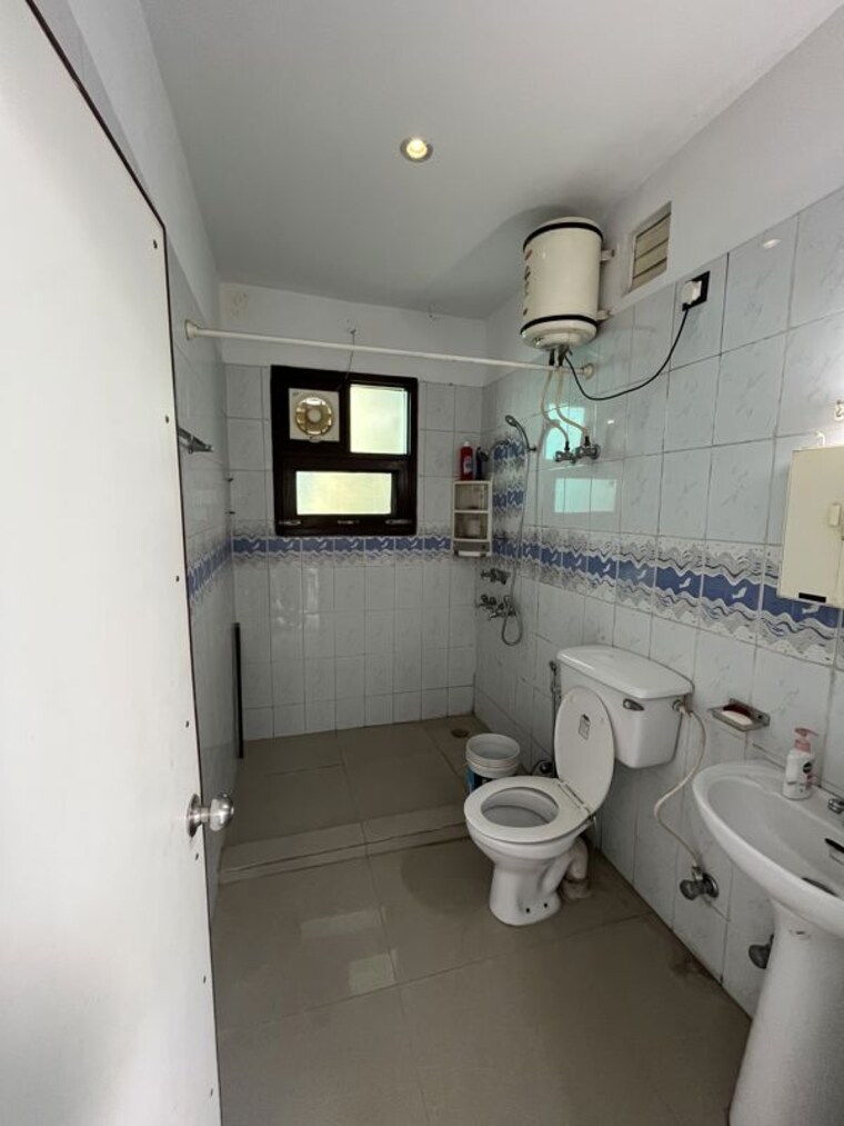 Bathroom, sector 117 4 Bedroom 200 Sq.Yd. Independent House In Sector 117 Mohali 10771539