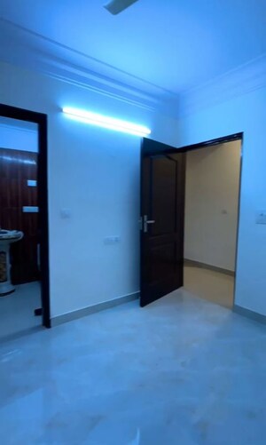 Room in 3 BHK Apartment at Rishabh Platinum, Indrapuram – for Sale