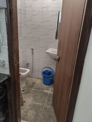 Bathroom in 1 RK Builder Floor at Sector 40 – for Rent