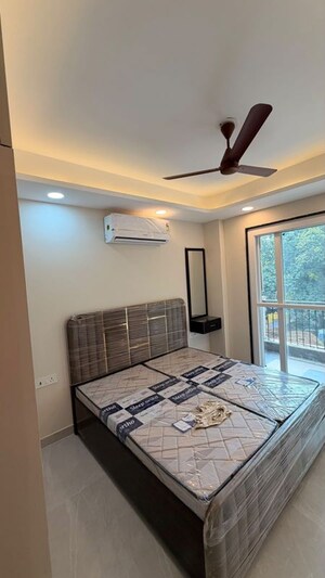 Bedroom in 2 BHK Builder Floor at Sector 40 – for Rent
