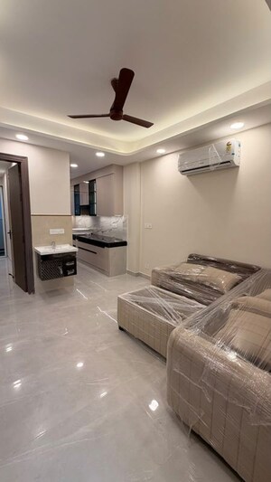 Living Room in 2 BHK Builder Floor at Sector 40 – for Rent