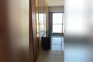 Room in 2 BHK Apartment at Dev Leo Tower, Oshiwara – for Rent