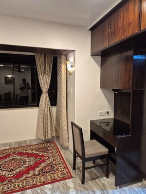 Bedroom in 1 BHK Apartment at Breach Candy – for Rent
