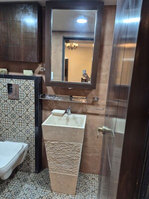 Attached Bathroom in 1 BHK Apartment at Breach Candy – for Rent