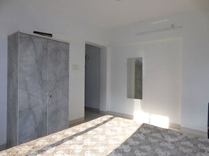 Bedroom in 3 BHK Apartment at Sindhi Society, Chembur – for Rent