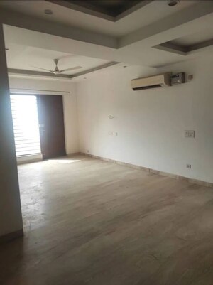 4 BHK Builder Floor For Rent in Sector 45