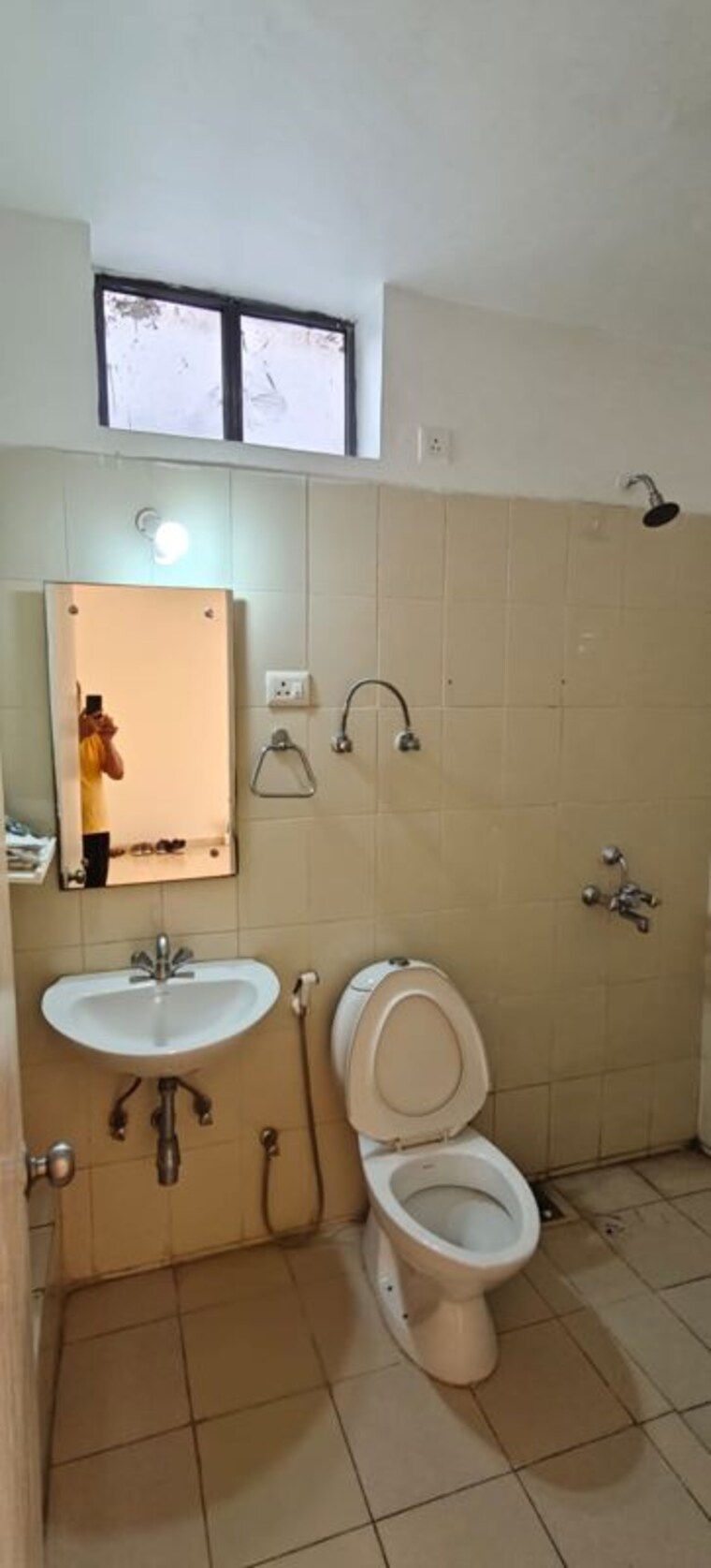 Bathroom, vatika-premium-floors 3 Bedroom 240 Sq.Yd. Builder Floor In Sector 82 Gurgaon 10777487