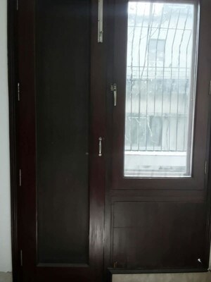 Room in 4 BHK Builder Floor at Safdarjung Enclave – for Rent