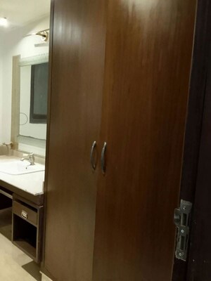 Furnished Amenities in 4 BHK Builder Floor at Safdarjung Enclave – for Rent