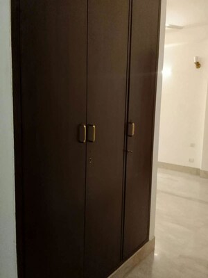 Building Lobby in 4 BHK Builder Floor at Safdarjung Enclave – for Rent