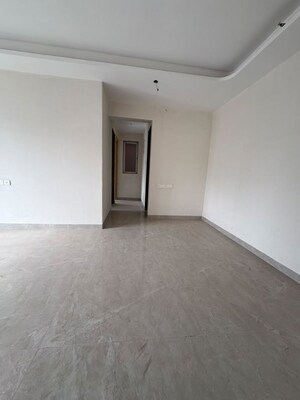 Room in 2 BHK Apartment at New Swastik CHS, Matunga – for Rent