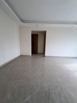 Room in 2 BHK Apartment at New Swastik CHS, Matunga – for Rent