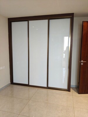 Room in 3 BHK Apartment at Sector 82 A – for Rent