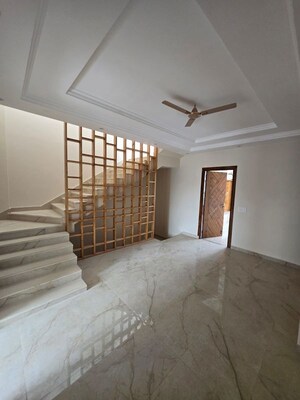 Room in 3 BHK Independent House at Sahastradhara Road – for Sale