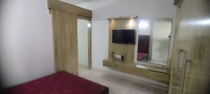 Studio Apartment For Rent in DLF Capital Greens Phase I And II, Moti Nagar