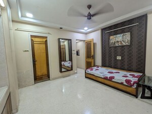 Bedroom in 3 BHK Apartment at Matunga East – for Rent