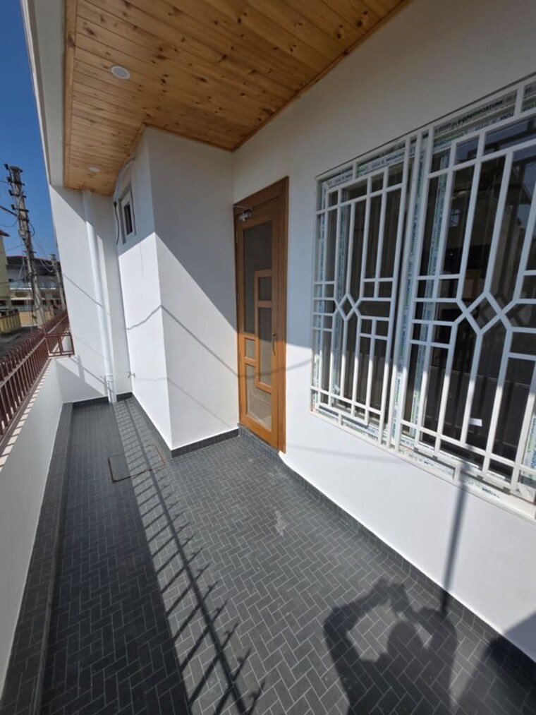 Balcony, sahastradhara road 3 Bedroom 150 Sq.Yd. Independent House In Sahastradhara Road Dehradun 10777644