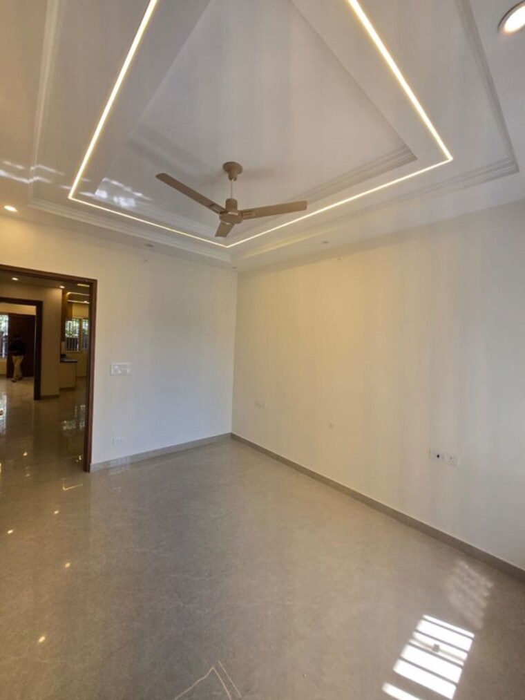 Room, sahastradhara road 3 Bedroom 150 Sq.Yd. Independent House In Sahastradhara Road Dehradun 10777644