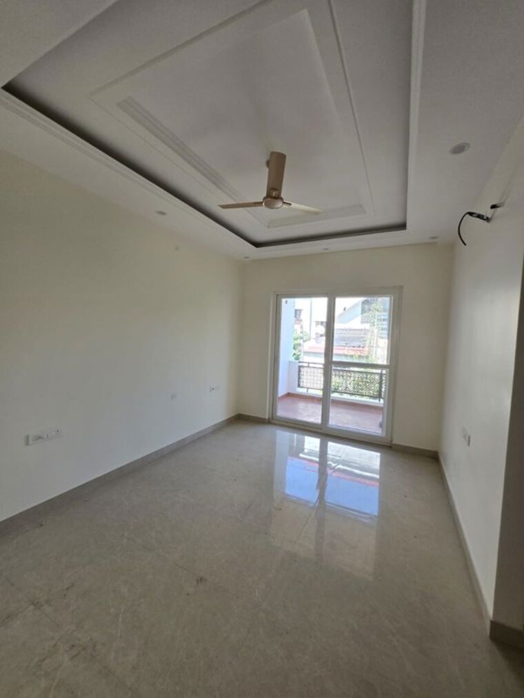 Room, sahastradhara road 3 Bedroom 150 Sq.Yd. Independent House In Sahastradhara Road Dehradun 10777644