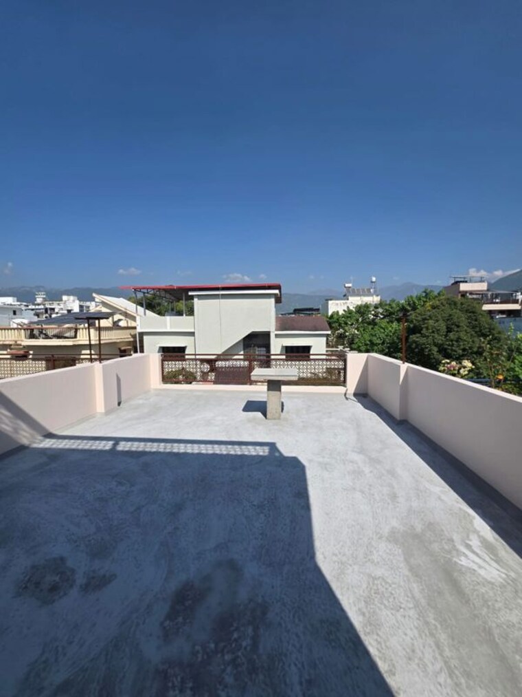 Balcony, sahastradhara road 3 Bedroom 150 Sq.Yd. Independent House In Sahastradhara Road Dehradun 10777644