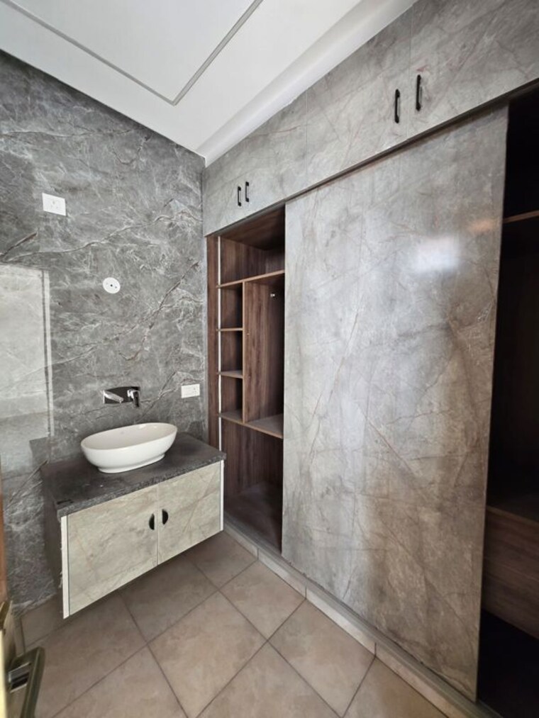 Attached Bathroom, sahastradhara road 3 Bedroom 150 Sq.Yd. Independent House In Sahastradhara Road Dehradun 10777644