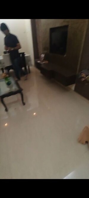 Parking in 1 BHK Apartment at Dwarkamai CHS, Matunga West – for Rent