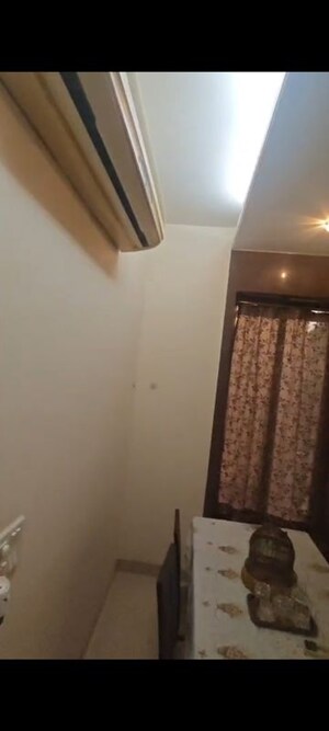 Furnished Amenities in 1 BHK Apartment at Dwarkamai CHS, Matunga West – for Rent