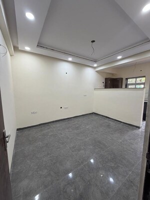 Room in 1 BHK Builder Floor at Palam Vihar Residents Association, Palam Vihar – for Rent
