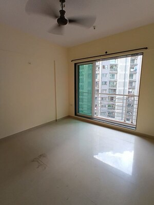 Room in 2 BHK Apartment at Lokhandwala Octacrest, Kandivali East – for Sale