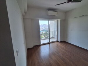 Room in 4 BHK Apartment at Godrej Woods, Sector 43 – for Rent