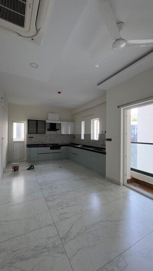 Room in 3 BHK Apartment at Sumadhura The Olympus, Financial District – for Rent