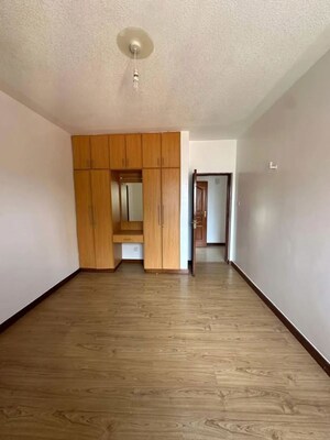 Room in 2 BHK Apartment at Geeta Nagar – for Sale