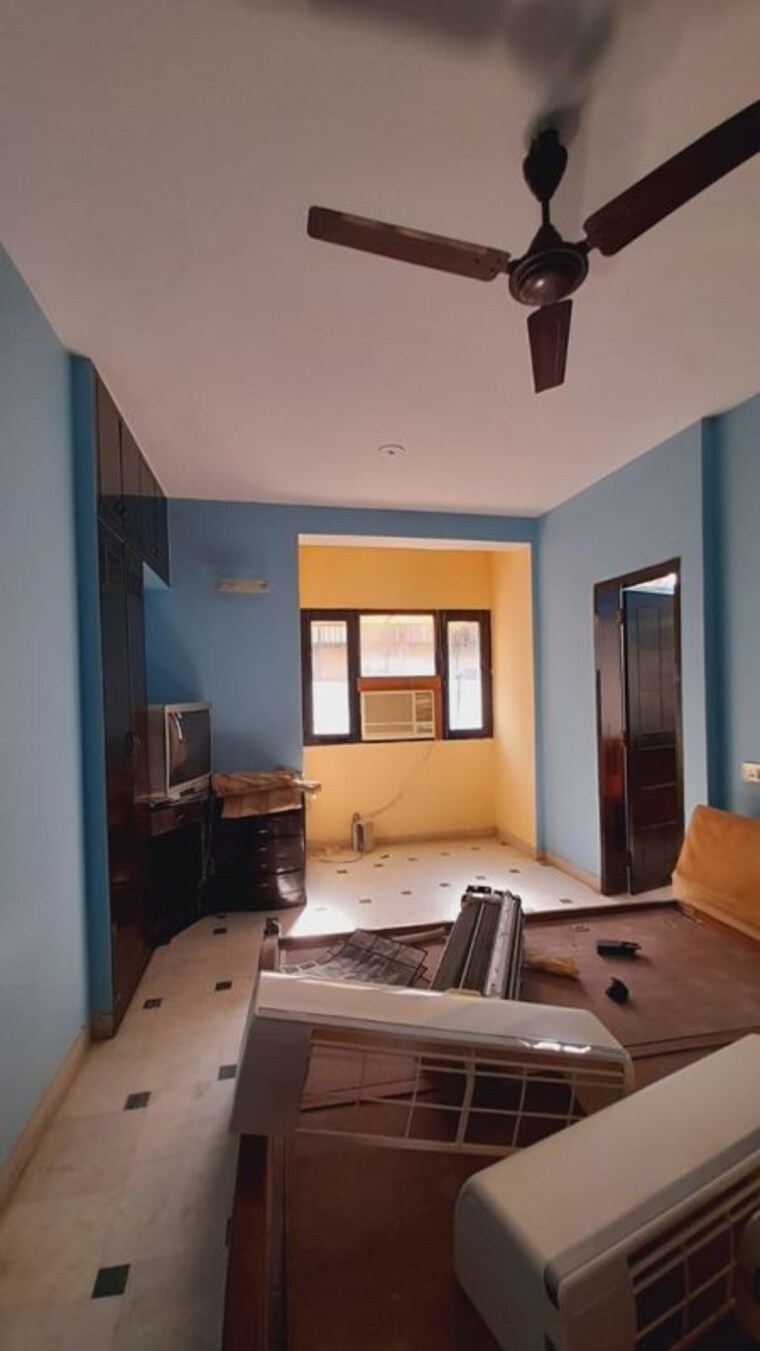 Other, greater kailash ii 3 Bedroom 300 Sq.Yd. Builder Floor In Greater Kailash ii Delhi 10777882