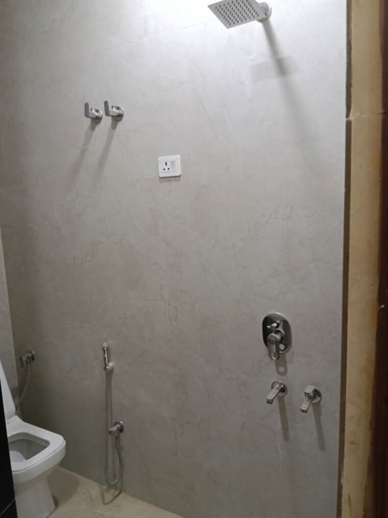 Bathroom, vasundhara sector 1 3 Bedroom 1500 Sq.Ft. Builder Floor In Vasundhara Sector 1 Ghaziabad 10777892