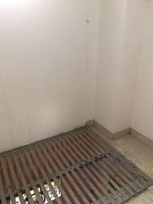 Room in 3 BHK Builder Floor at Vasundhara Sector 1 – for Sale
