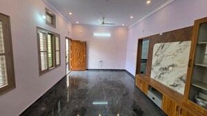 Room in 2 BHK Apartment at Lb Shastri Nagar – for Rent