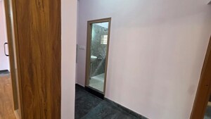 Room in 2 BHK Apartment at Lb Shastri Nagar – for Rent