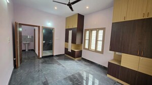 Room in 2 BHK Apartment at Lb Shastri Nagar – for Rent