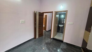 Room in 2 BHK Apartment at Lb Shastri Nagar – for Rent