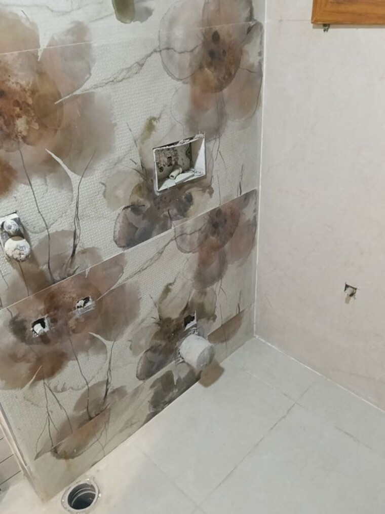Bathroom, vasundhara sector 1 3 Bedroom 1350 Sq.Ft. Builder Floor In Vasundhara Sector 1 Ghaziabad 10777962
