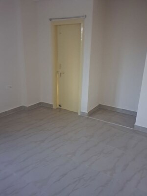 Furnished Amenities in 3 BHK Apartment at Argora Chowk – for Rent