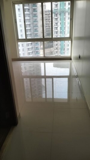 Room in 2 BHK Apartment at Raheja Vistas Premiere, Mohammadwadi – for Rent