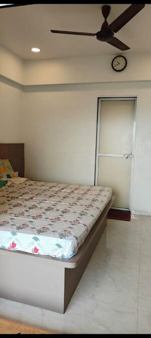 1 BHK Apartment For Rent in Godrej Emerald, Ghodbunder Road