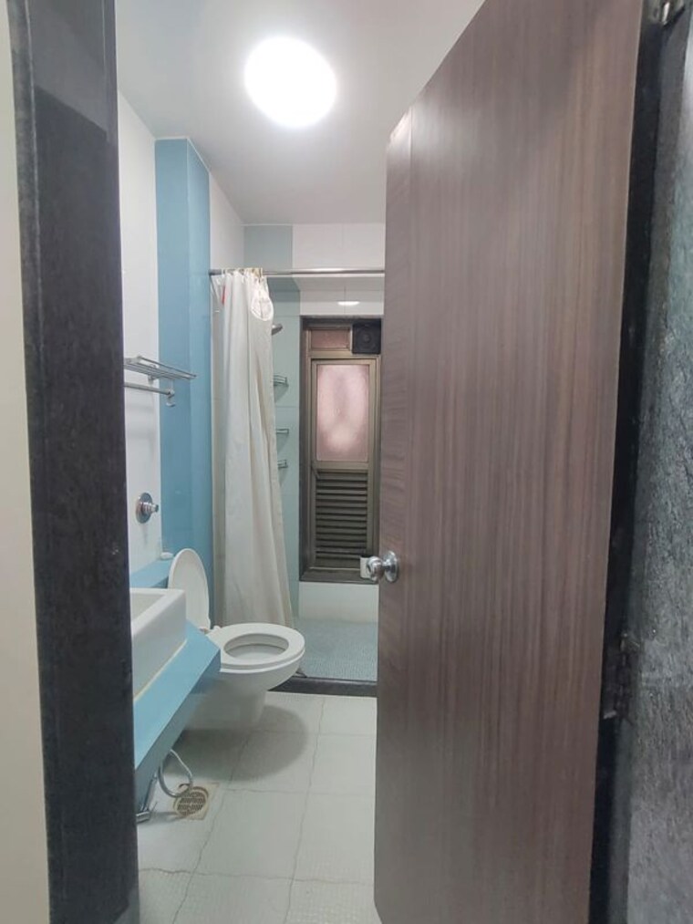 Bathroom, chembur 3 Bedroom 1200 Sq.Ft. Apartment In Chembur Mumbai 10778066