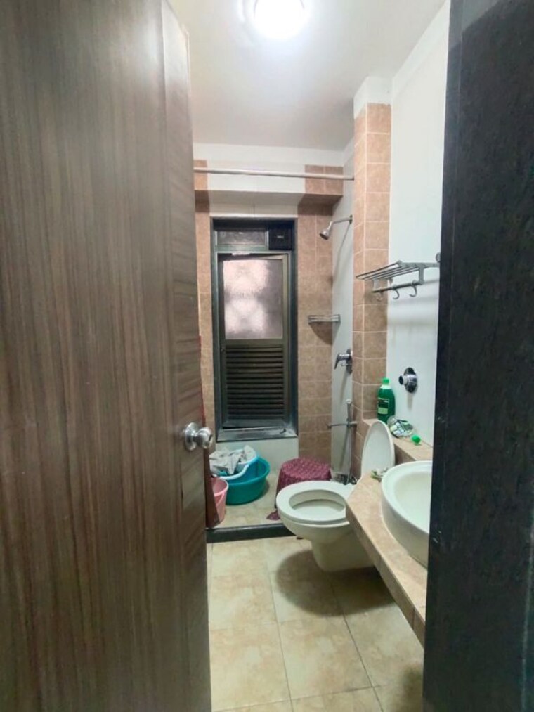 Bathroom, chembur 3 Bedroom 1200 Sq.Ft. Apartment In Chembur Mumbai 10778066