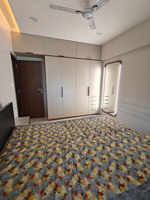 Bedroom in 2.5 BHK Apartment at Chembur – for Rent